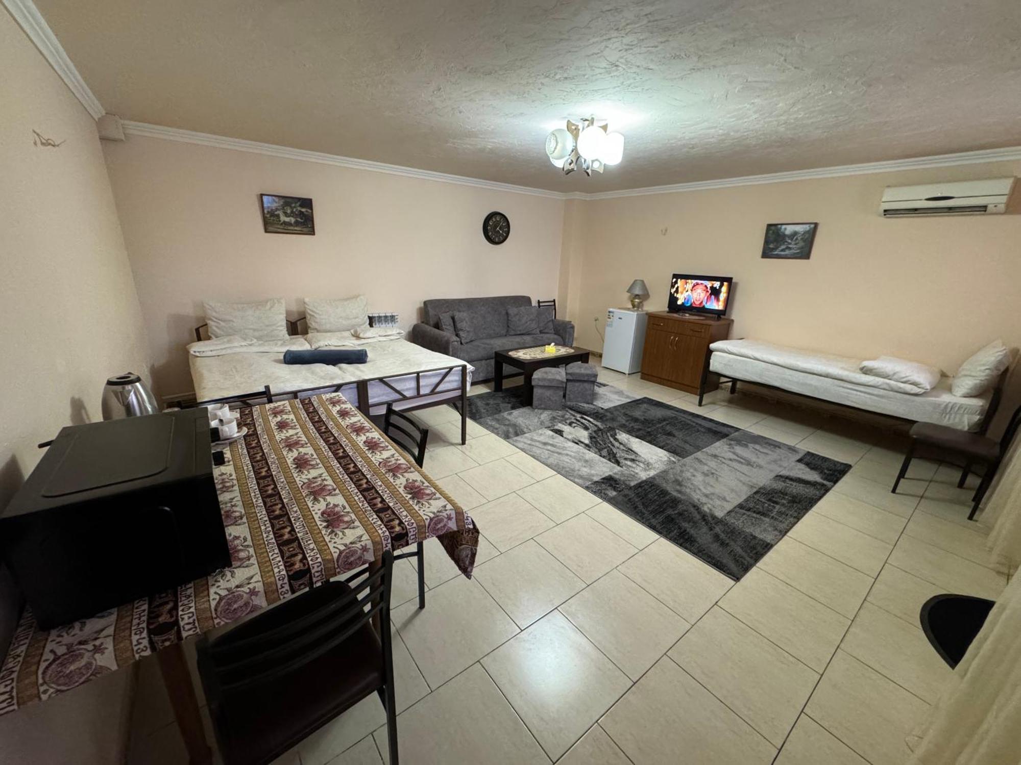 Alem Hotel Yerevan Exterior photo